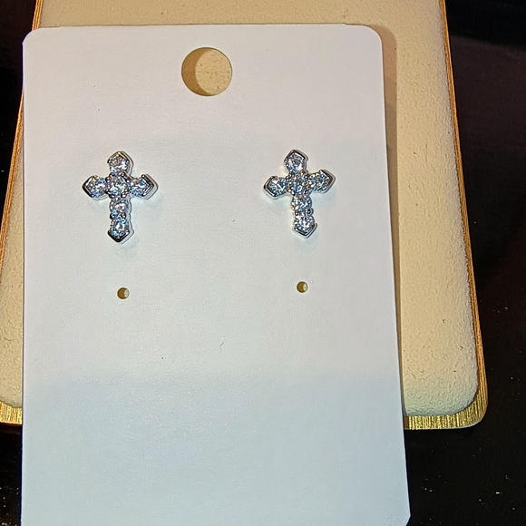 Elegant Silver Cross Earrings Moissanite - Picture 2 of 8